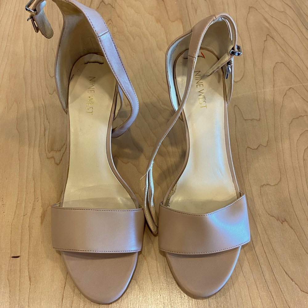 Nude Nine West Heels